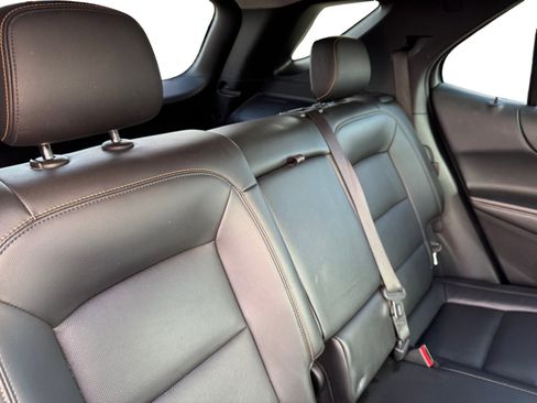 Used 2018 Chevrolet Equinox Premier image 18