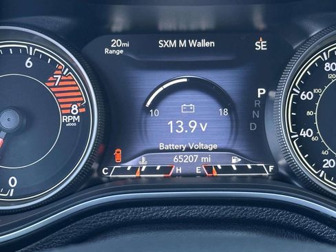 Used 2019 Jeep Cherokee Trailhawk w/ Cold Weather Group AWD/4WD image 30