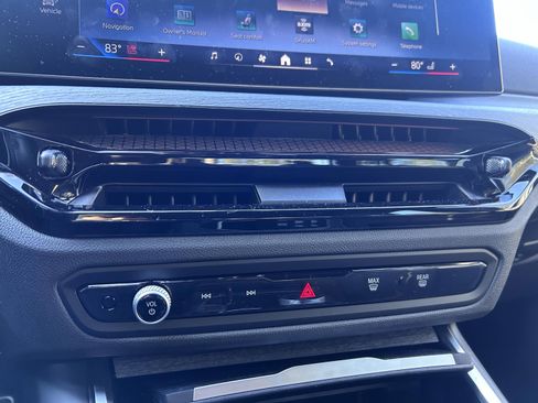 Used 2026 BMW 330i Sedan w/ M Sport Package image 14