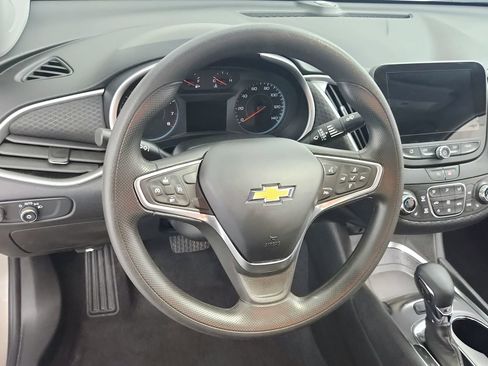 Used 2022 Chevrolet Malibu LT FWD image 18