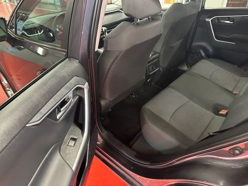 Used 2025 Toyota RAV4 XLE w/ Convenience Package image 20
