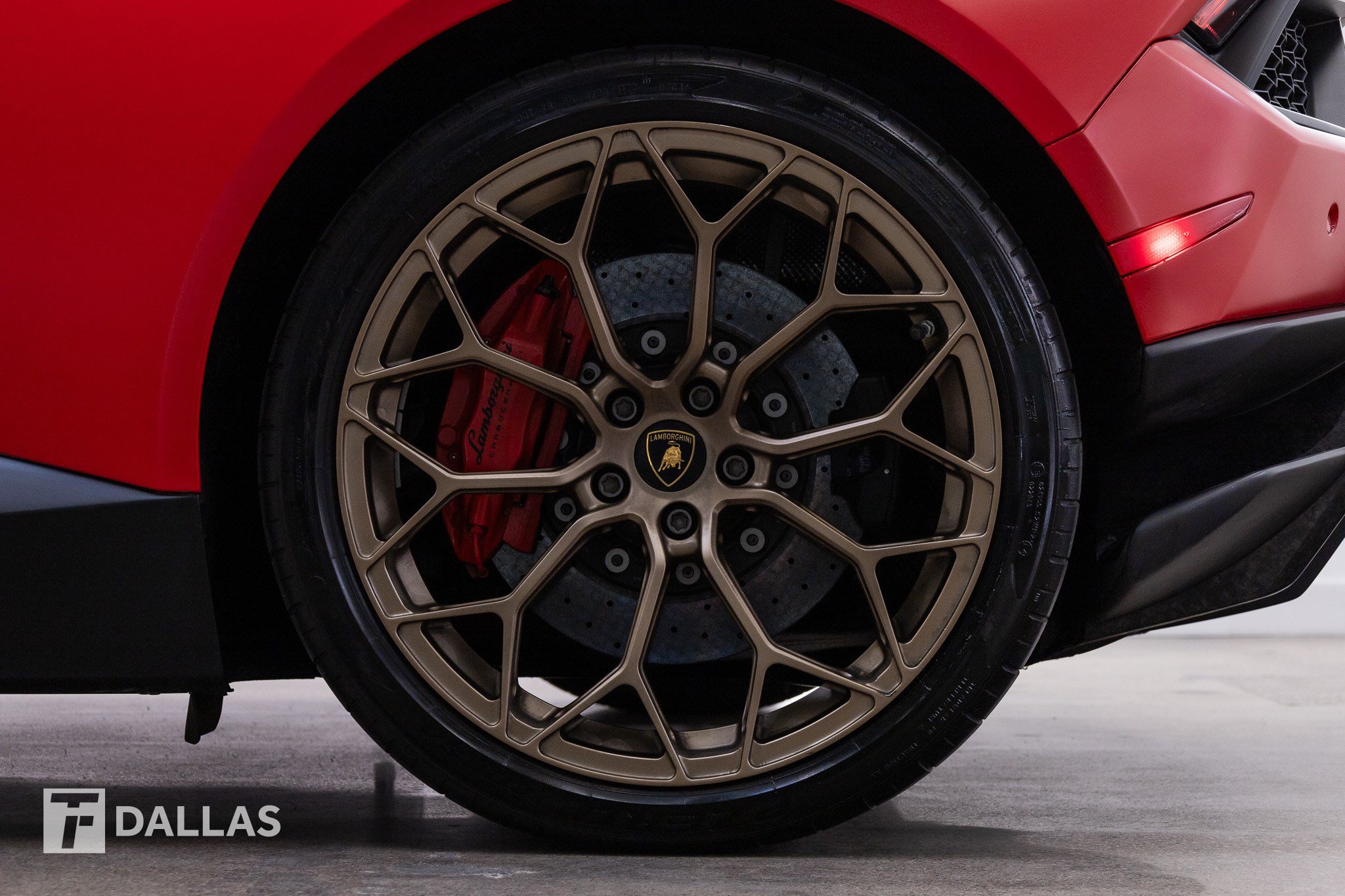 Used 2018 Lamborghini Huracan Performante AWD/4WD image 8