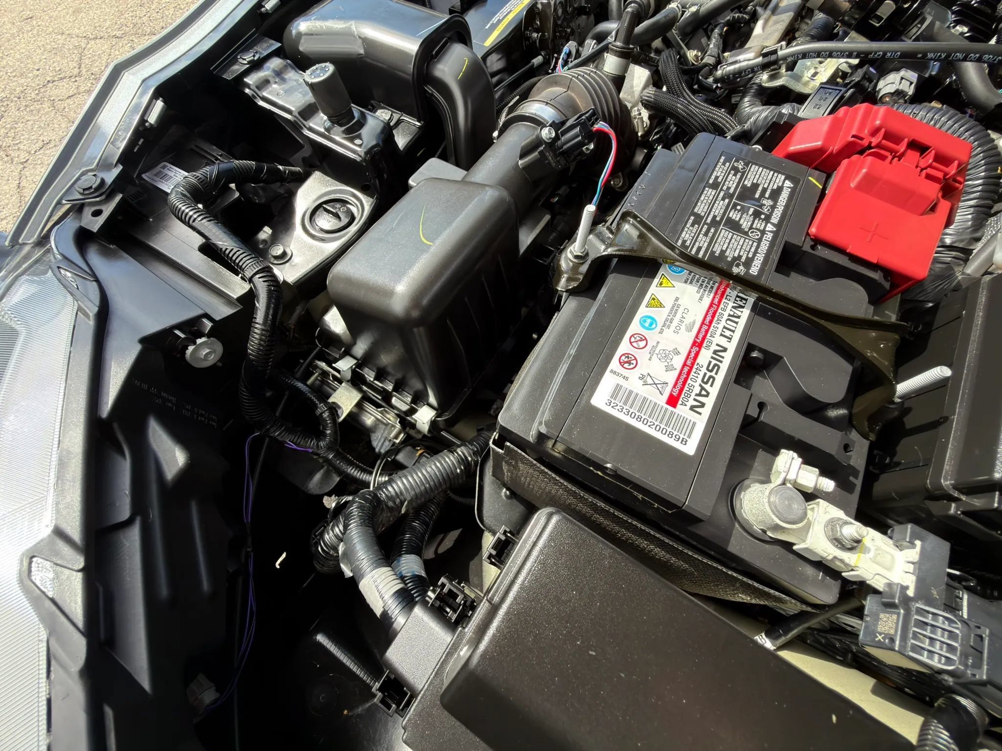 Used 2023 Nissan Versa SR w/ Trunk Package FWD image 5