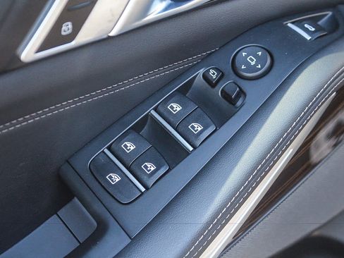 Used 2024 BMW X5 xDrive40i w/ M Sport Package AWD/4WD image 19