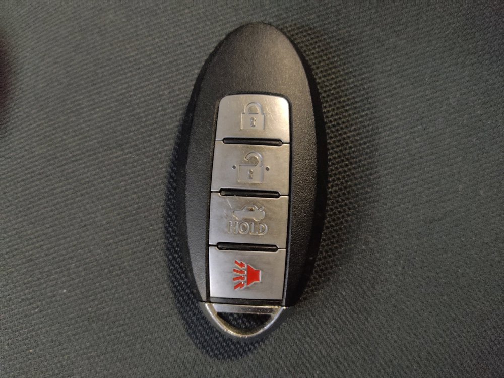 Used 2020 Nissan Versa SV FWD image 32