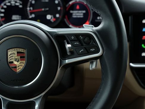 Used 2023 Porsche Cayenne Platinum Edition AWD/4WD image 10