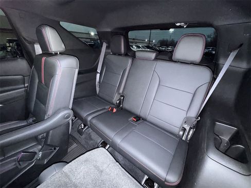 Used 2024 Chevrolet Traverse RS image 24