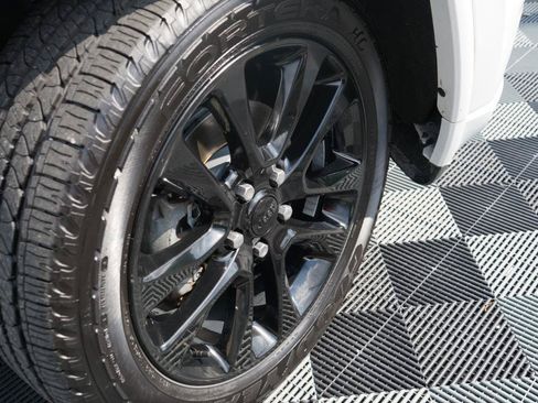Used 2019 Jeep Grand Cherokee Altitude AWD/4WD image 90