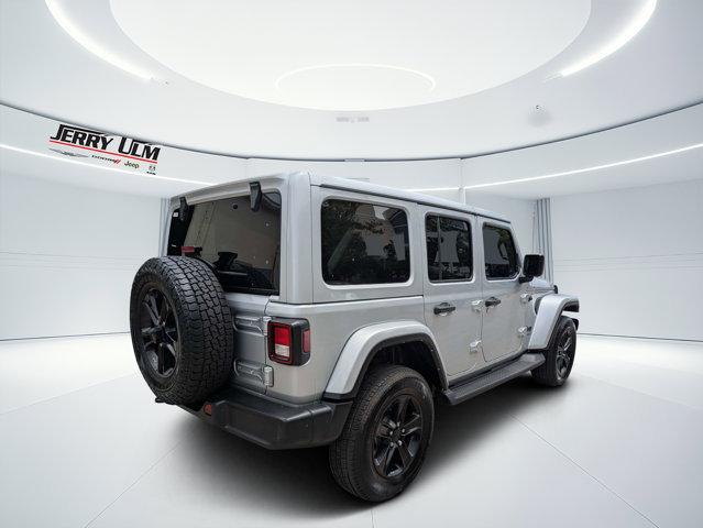 Used 2022 Jeep Wrangler Unlimited Sahara AWD/4WD image 3