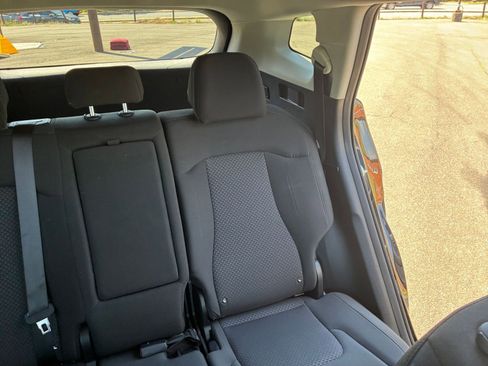 Used 2025 Kia Sportage LX FWD image 37
