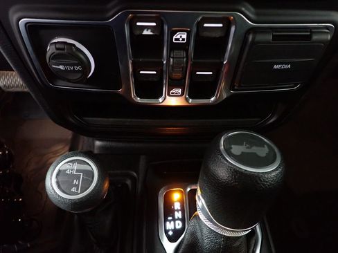 Used 2021 Jeep Wrangler Unlimited Sport image 31