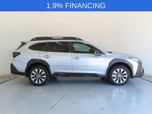 Used 2025 Subaru Outback Limited w/ Popular Package #2 image 2