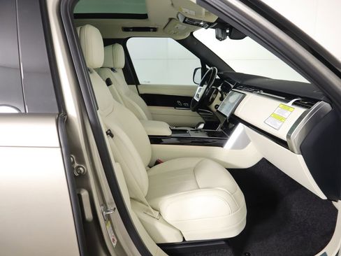 New 2026 Land Rover Range Rover SE image 21