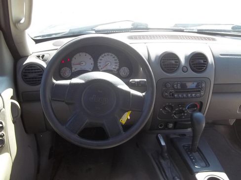 Used 2002 Jeep Liberty Sport image 9