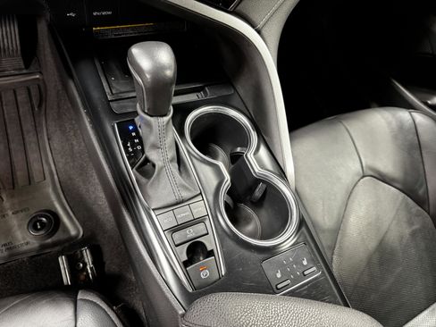 Used 2020 Toyota Camry XSE image 35