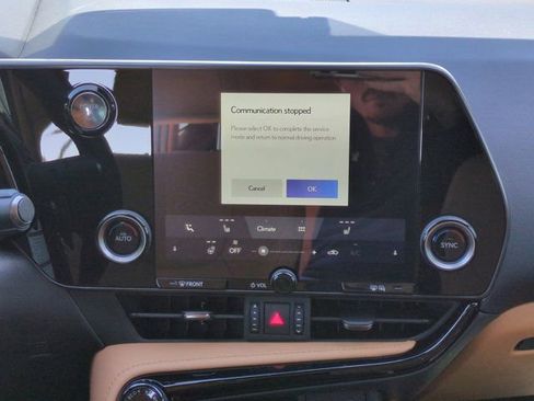 New 2026 Lexus NX 350h FWD image 17