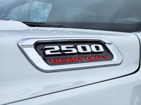 Used 2024 RAM 2500 Tradesman w/ Chrome Appearance Group image 18