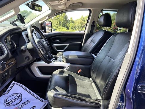Used 2017 Nissan Titan SL RWD image 13