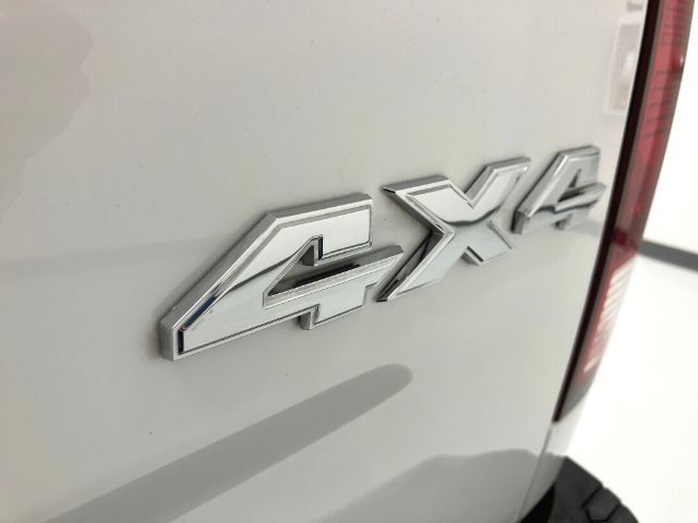 Used 2020 RAM 1500 Classic SLT AWD/4WD image 29