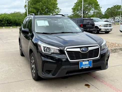 Used 2020 Subaru Forester Premium image 8