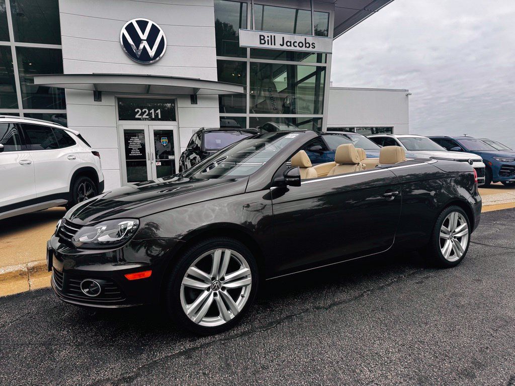 Used 2015 Volkswagen Eos Executive FWD image 2