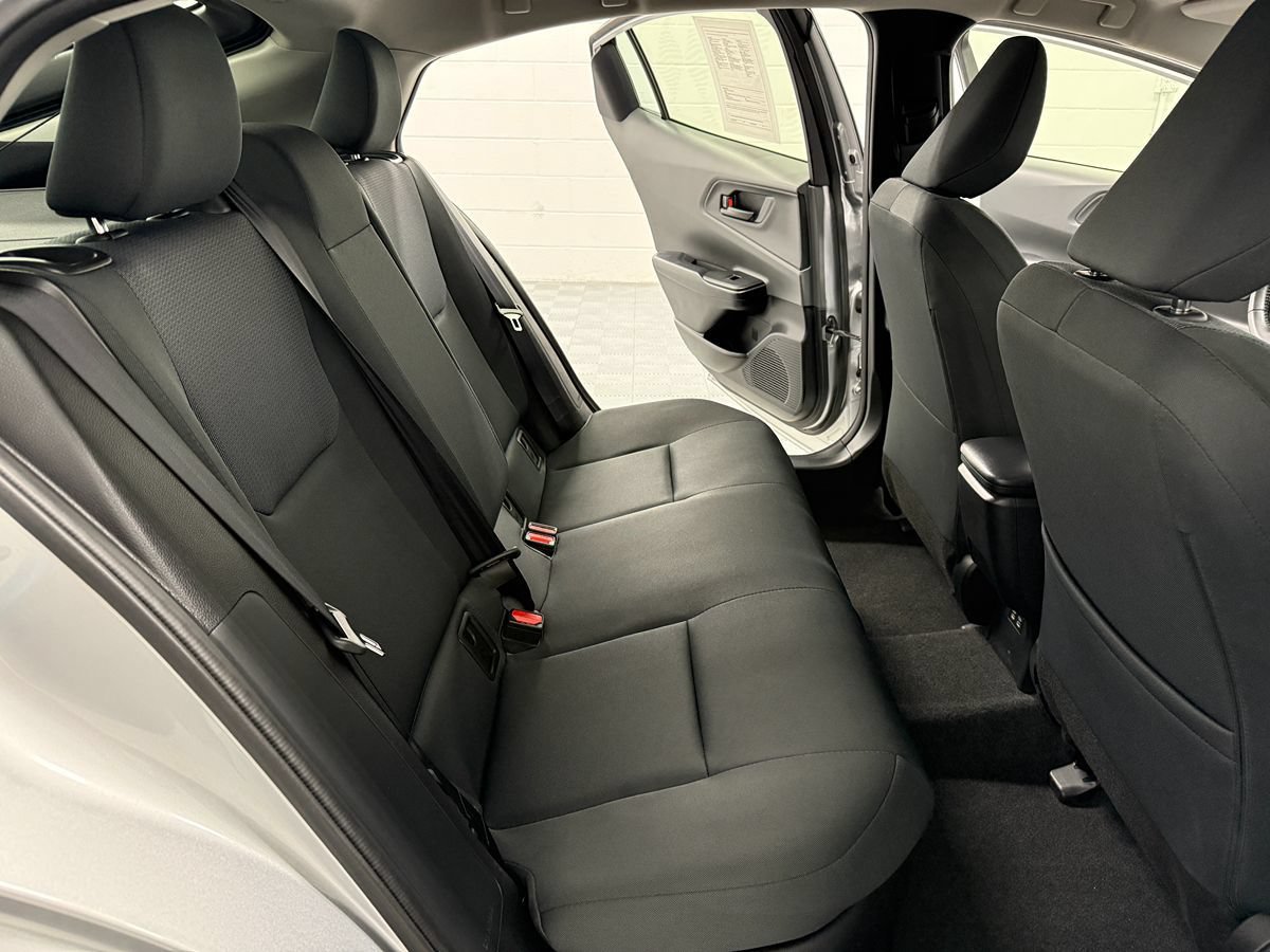 Used 2025 Toyota Prius LE FWD image 12