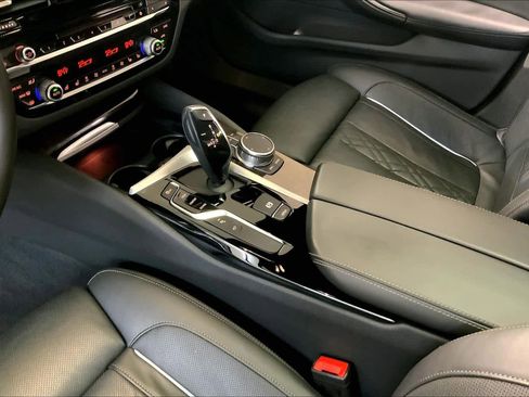Used 2019 BMW 530i xDrive w/ Executive Package image 16