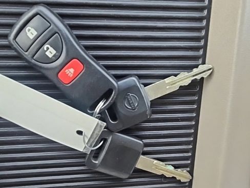 Used 2015 Nissan Titan SV w/ SV Value Truck Package image 39