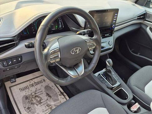 Used 2020 Hyundai Ioniq SE FWD image 11