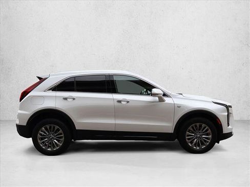 Used 2024 Cadillac XT4 Premium Luxury AWD/4WD image 5