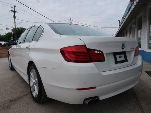 Used 2011 BMW 528i Sedan RWD image 7