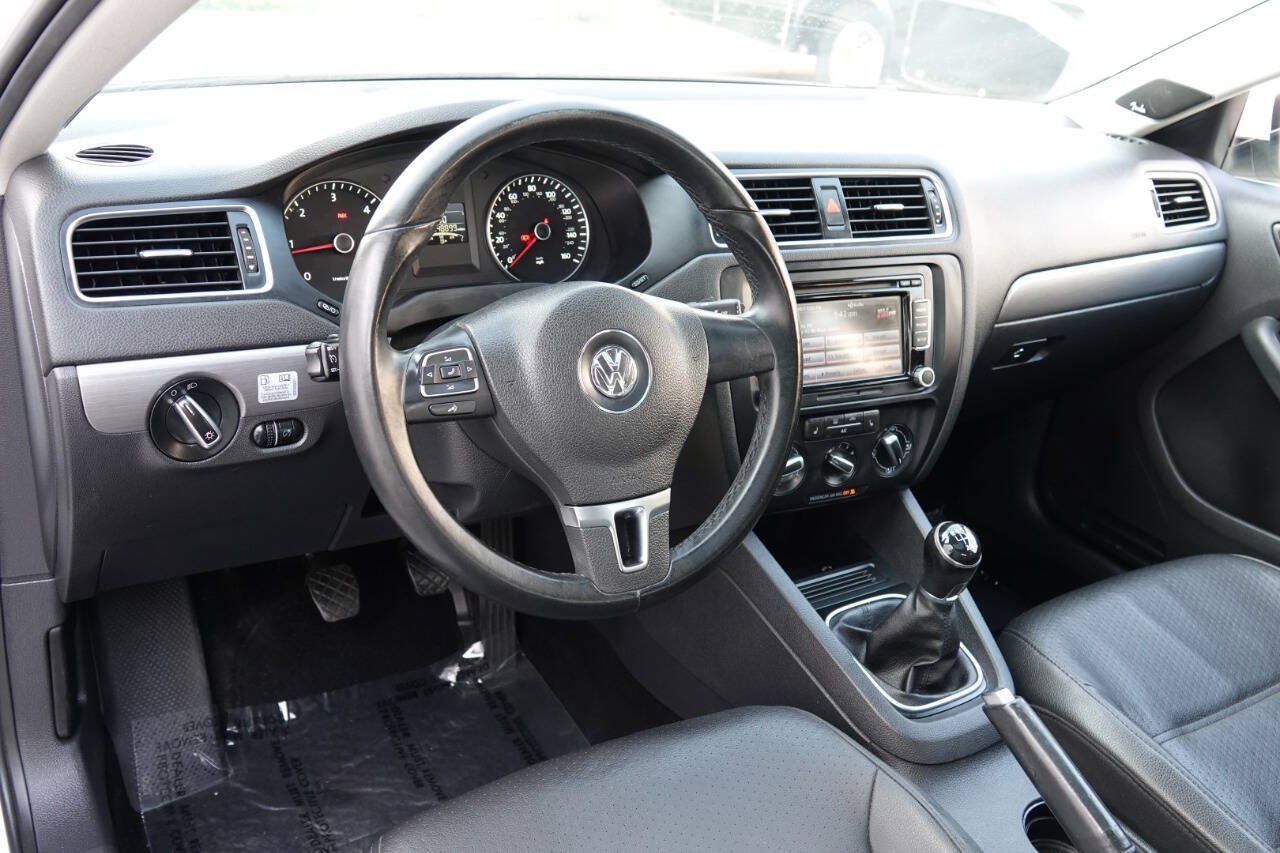 Used 2014 Volkswagen Jetta TDI FWD image 4