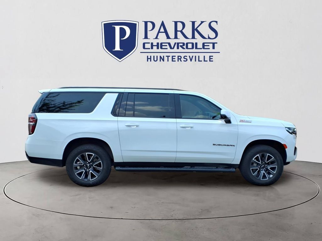 Certified 2023 Chevrolet Suburban Z71 w/ Luxury Package AWD/4WD image 36