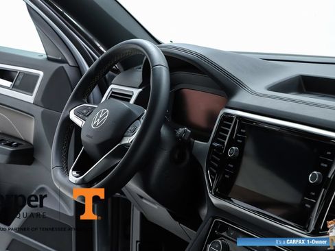Used 2022 Volkswagen Atlas Cross Sport SE w/ Panoramic Sunroof Package FWD image 33