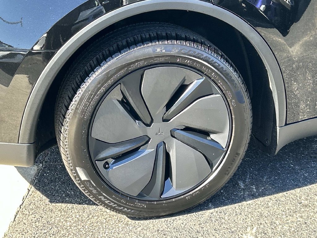 Used 2026 Tesla Model Y Long Range AWD/4WD image 9