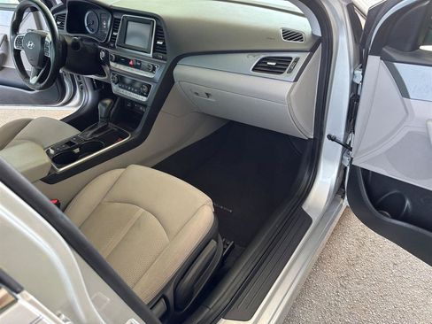 Used 2019 Hyundai Sonata SEL w/ Tech Package 02 FWD image 10
