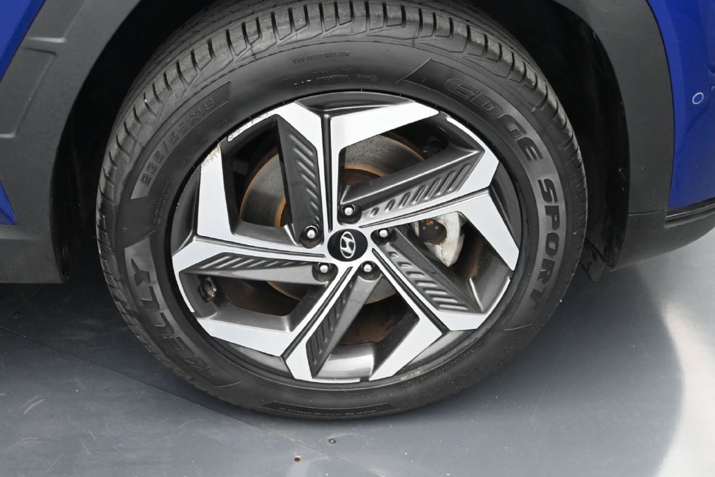 Used 2024 Hyundai Tucson Limited AWD/4WD image 17