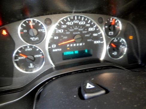 Used 2022 Chevrolet Express 2500 w/ Driver Convenience Package image 15