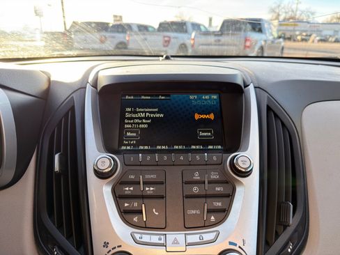 Used 2015 Chevrolet Equinox LT image 25