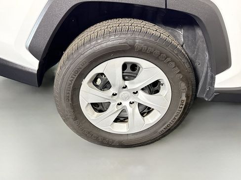 Used 2024 Toyota RAV4 LE FWD image 32