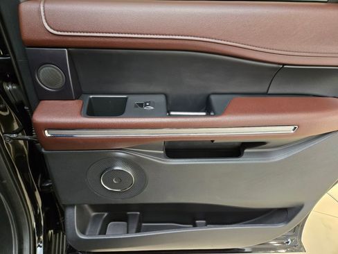 Used 2024 Ford Expedition Max Limited image 29