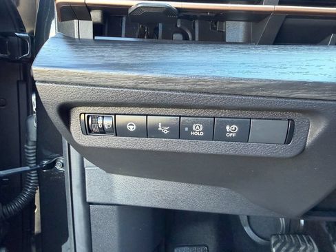 Used 2023 Nissan Ariya FWD image 32