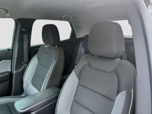 Used 2025 Chevrolet TrailBlazer LT w/ Driver Confidence Package FWD image 19