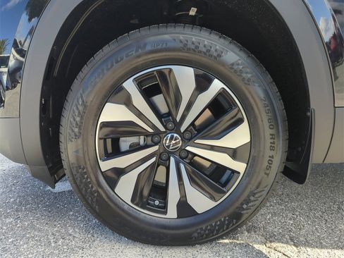 New 2026 Volkswagen Atlas Cross Sport SE image 46