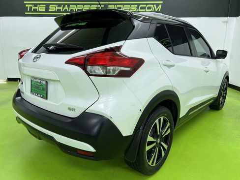 Used 2018 Nissan Kicks SR w/ Premium Package FWD image 10