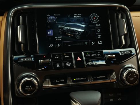 Used 2026 Lexus LX 600 4WD w/ Luxury Package image 18
