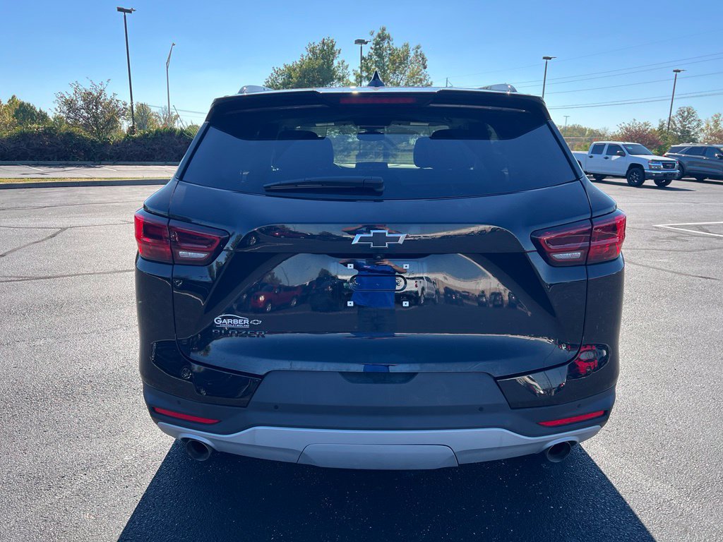 Used 2025 Chevrolet Blazer LT w/ Convenience Package FWD image 4