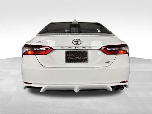 Used 2022 Toyota Camry SE image 6