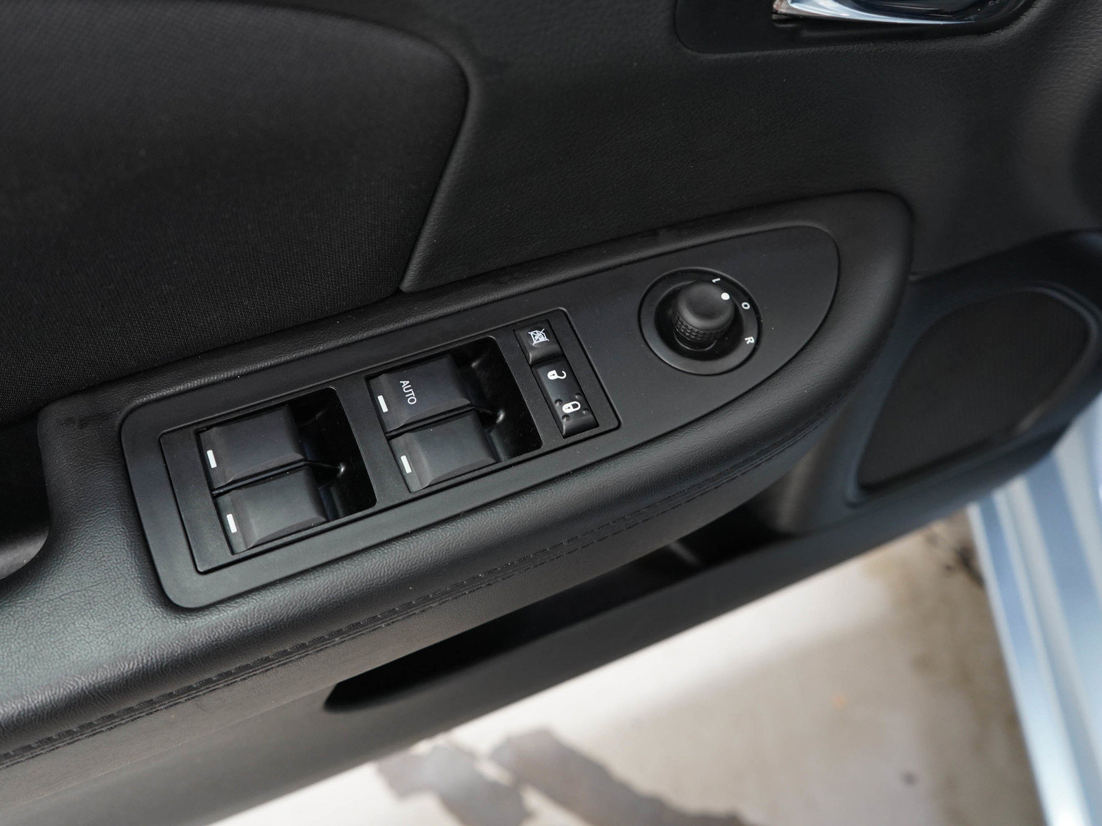 Used 2012 Chrysler 200 Touring w/ Cold Weather Group FWD image 17