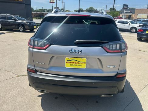 Used 2019 Jeep Cherokee Latitude Plus w/ Comfort/Convenience Group AWD/4WD image 4